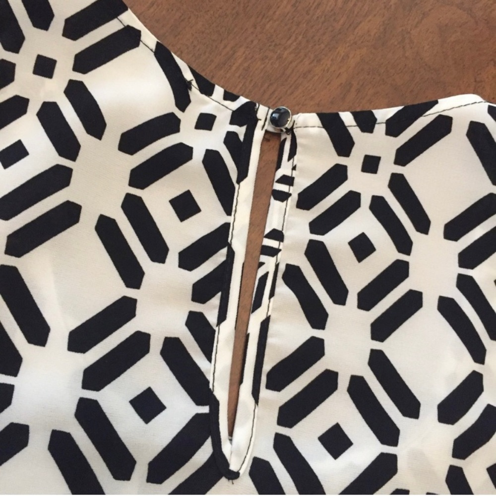Anthropologie Everly Black and White Geometric Tank Top Blouse - Picture 4 of 7